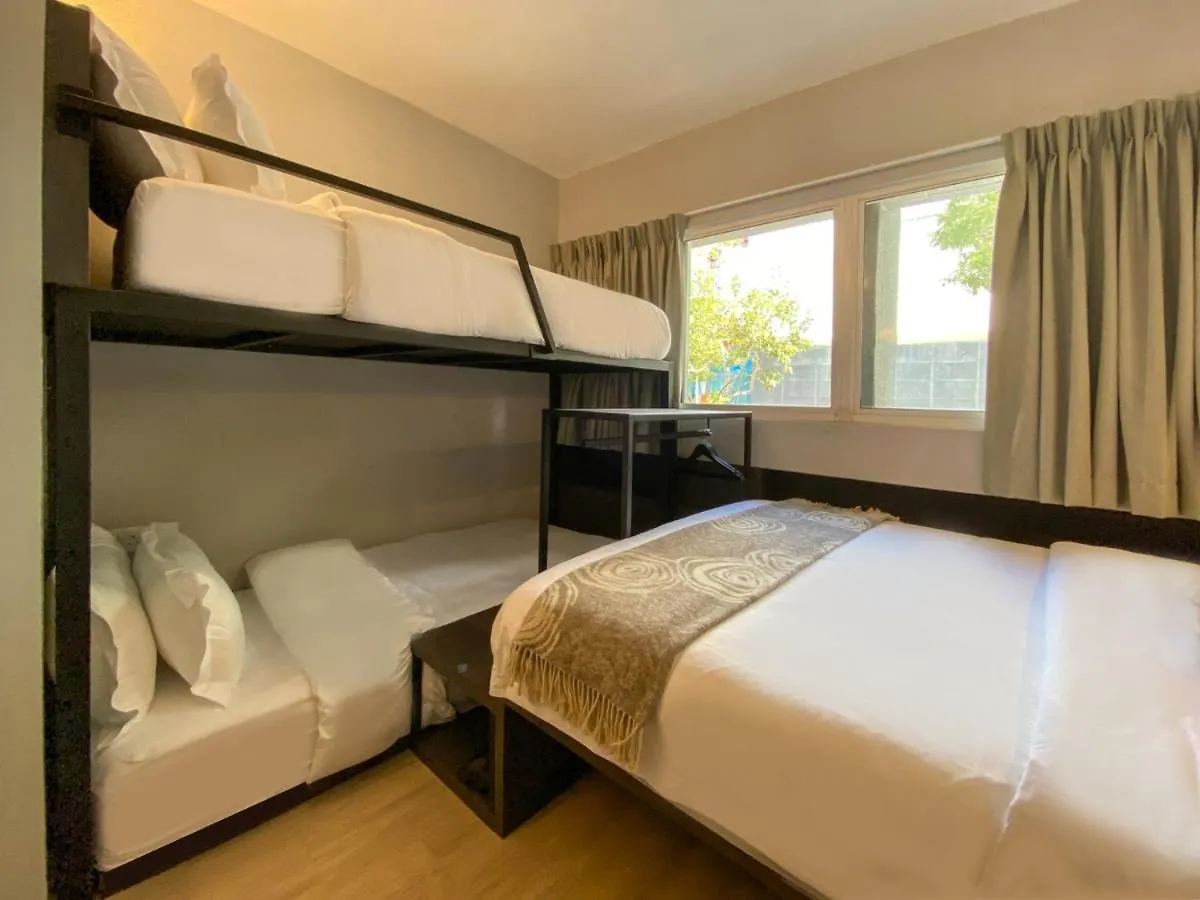 Отель St Signature Bugis Beach, Dayuse, 5 Hours, 9Am-2Pm Сингапур